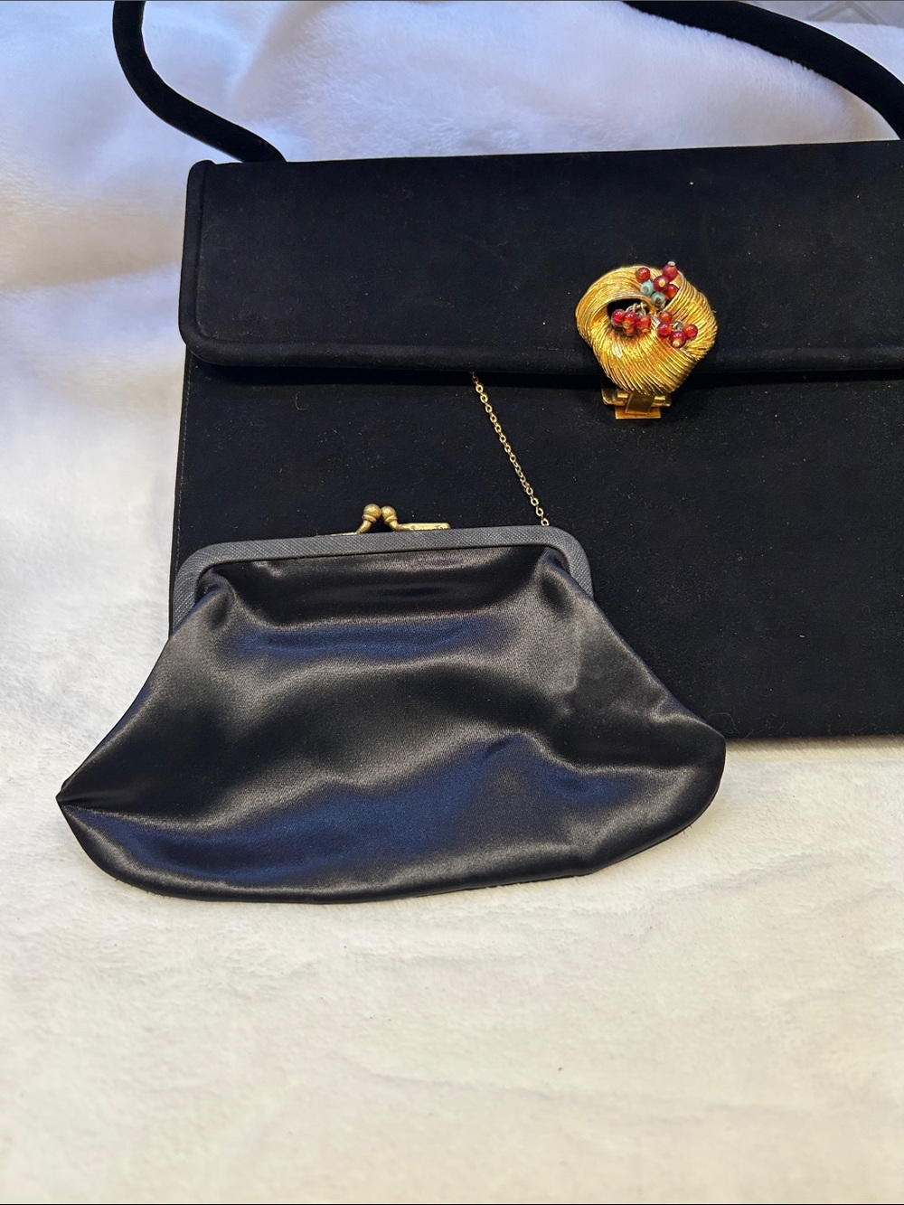 Vintage Koret of New York Korelope Suede Handbag
1960s w Coin Purse - Picture 16 of 16